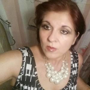 Meet your Posher, Adela